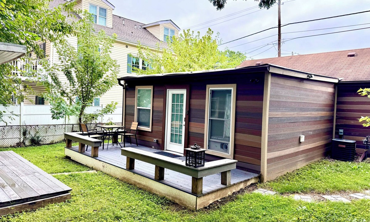 Rockville Apartment | Cozy Studio in Rockville, Walk to The Square and the Metro Station