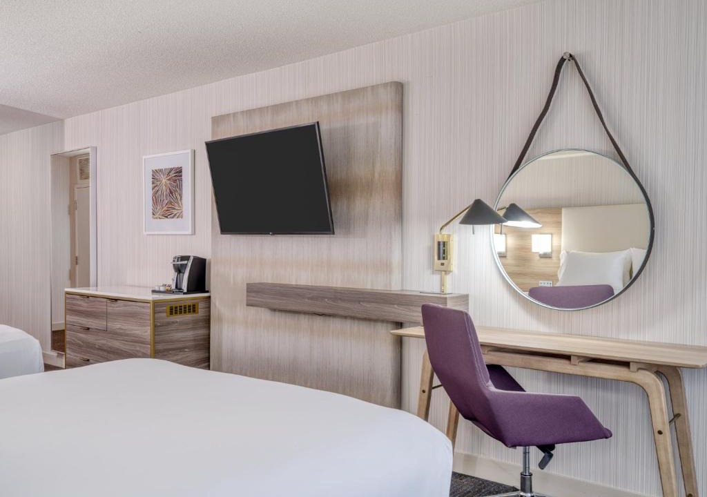 Wayne Hotel | Crowne Plaza Indianapolis-Airport by IHG