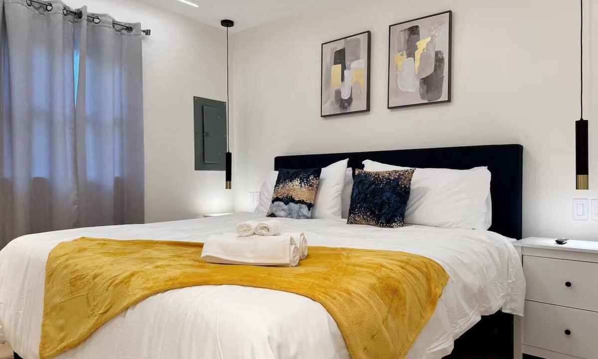 Newburgh Apartment | Cypress Suites 9A - KING 2BD/1BA Apt in Newburgh