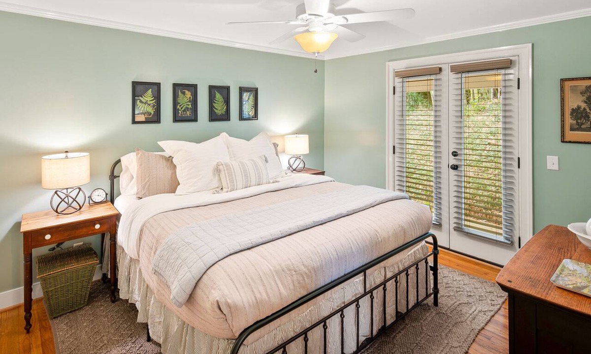 Batesville Cottage | Dog Friendly Cottage Close to UVA