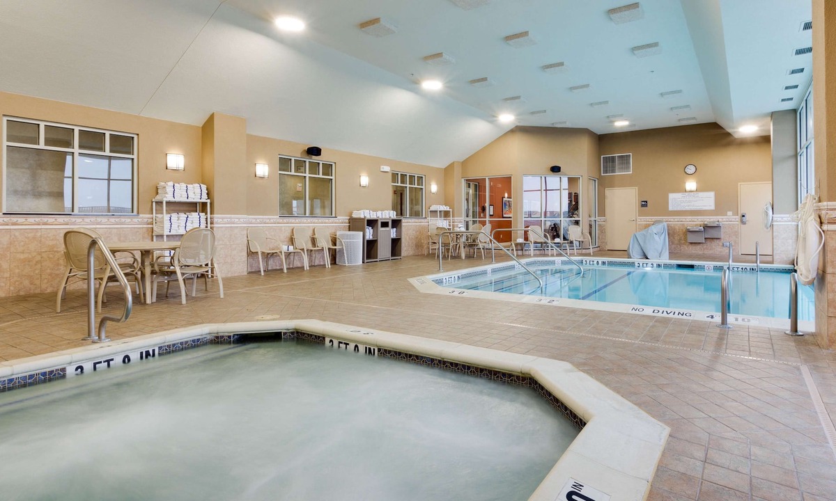 O'Fallon Hotel | Drury Inn & Suites St. Louis O'Fallon, IL