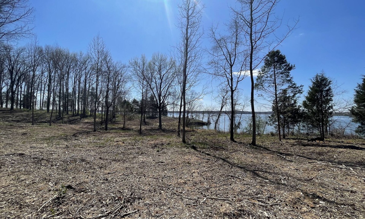 Carbondale RV Rental | Eclipse Campsites Available. Waterfront views