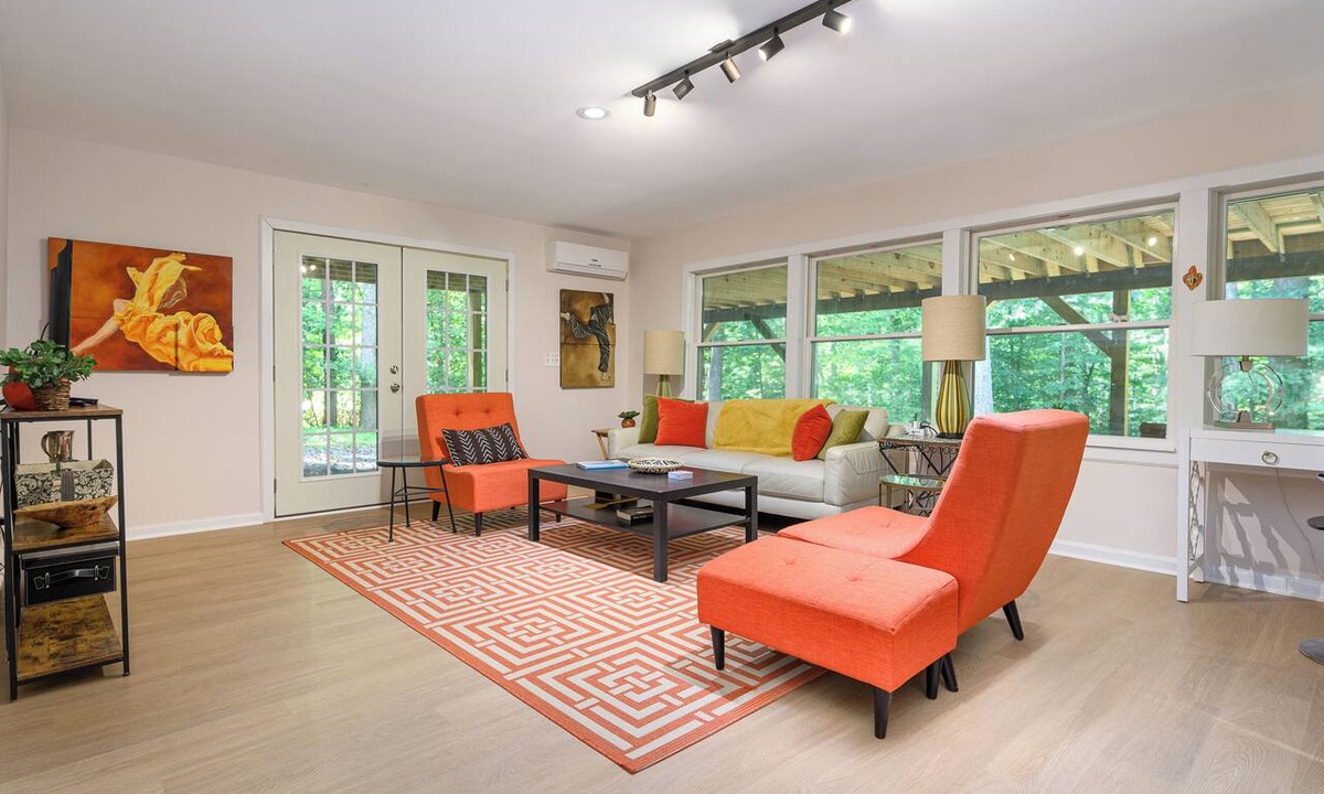 Batesville House | Elegant 1-BDR home away from home in magical location near UVA, Parking/yard