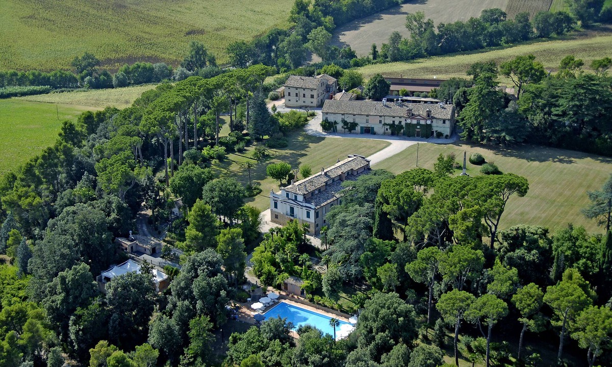 Treia Apartment | Elegant house inside our period villa surrounded by centuries-old park