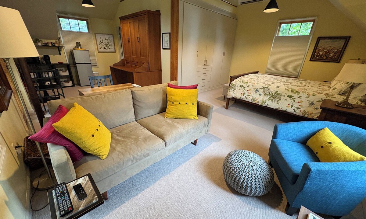 Swarthmore Apartment | Elegant, private getaway