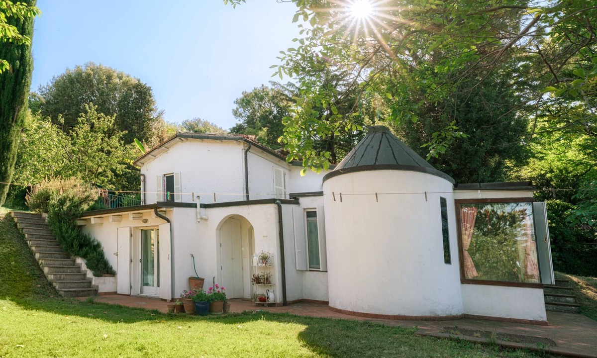 Pesaro House | Entire house in the countryside with garden and sea view