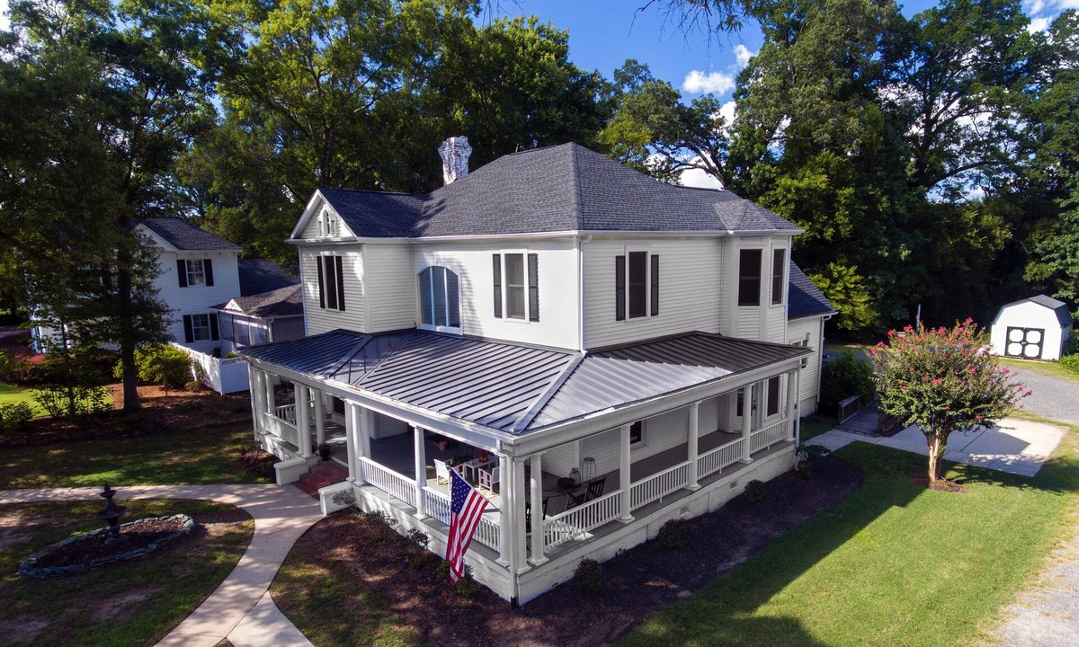 Fort Mill House | Exceptional 1907 Victorian home with 6 bedrooms in downtown Fort Mill