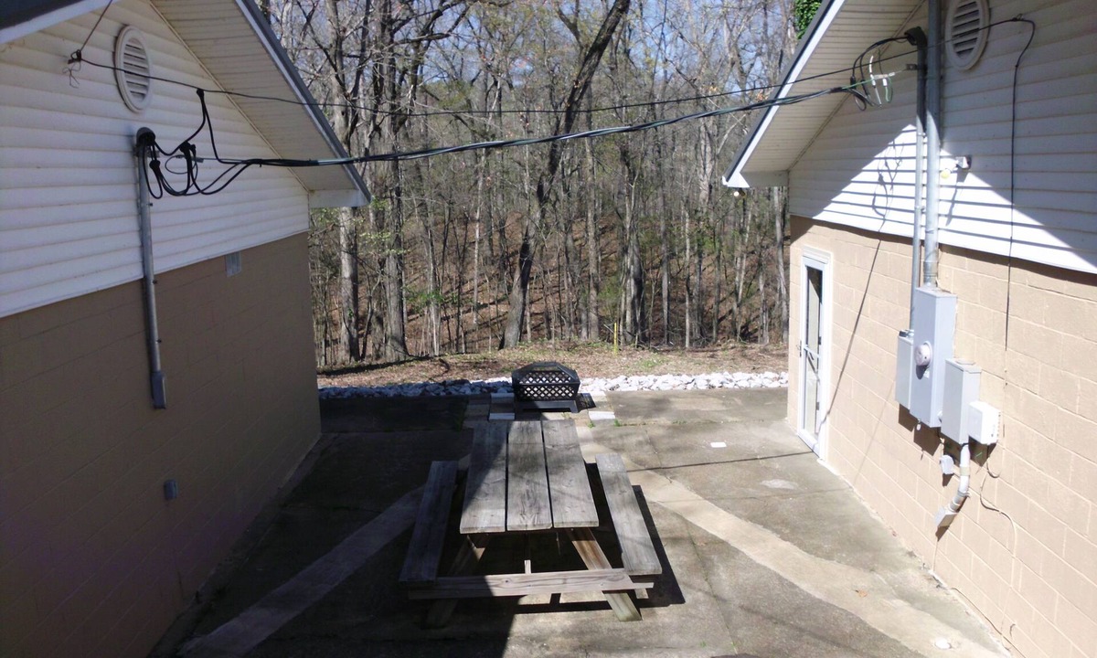 Springville Cabin | Fantastic 2-bedrm cabin with AC on Kentucky Lake, near Paris Landing State Park