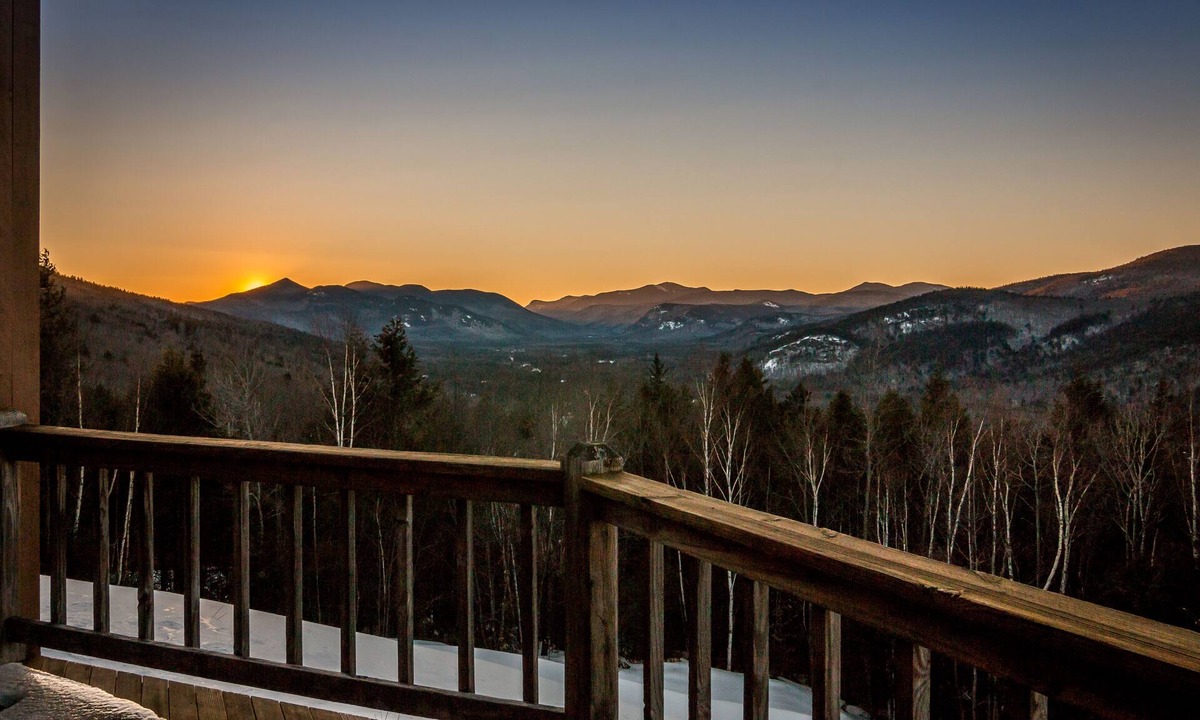 Bartlett Condo | Fantastic mountain views, sleeps 8, perfect for 1 or 2 families