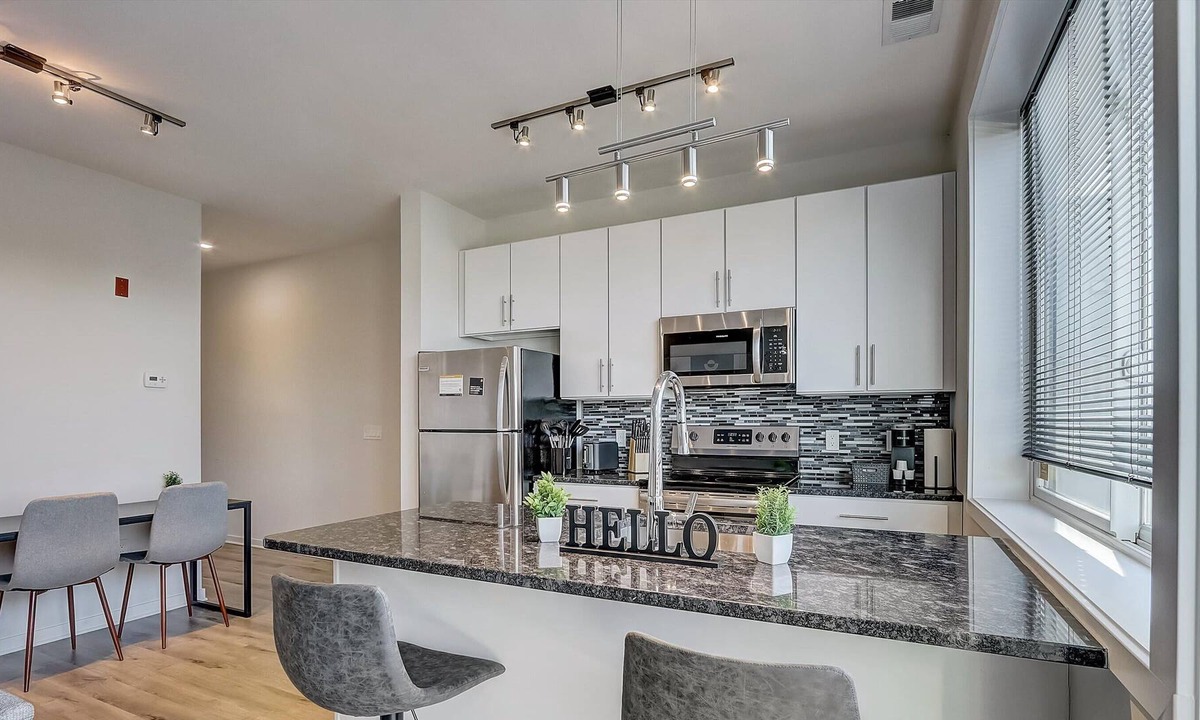 Brewerytown Apartment | Frontdesk | 1 BR Apt near The Oval