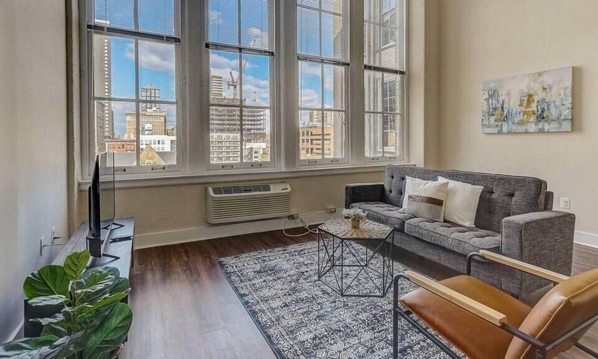 Gayborhood Apartment | Frontdesk | Spacious 1 BR in Washington Square