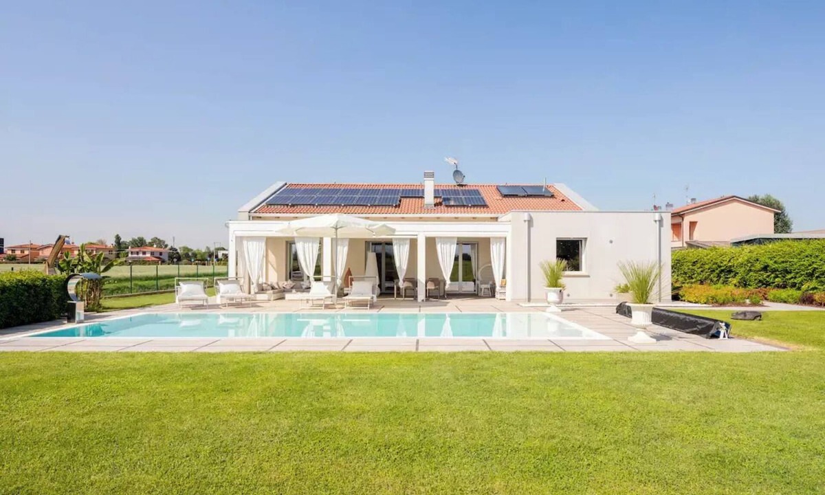 Granarolo dell'Emilia Villa | G&P Luxury Villa With Pool