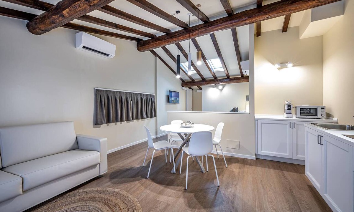 Prato Apartment | Garibaldi Palace