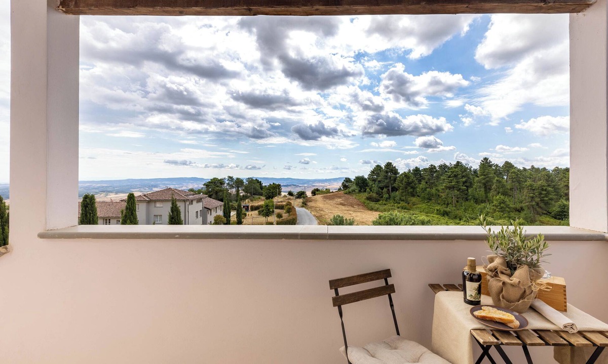 Chianni Apartment | Giulia Suite with private hot tub