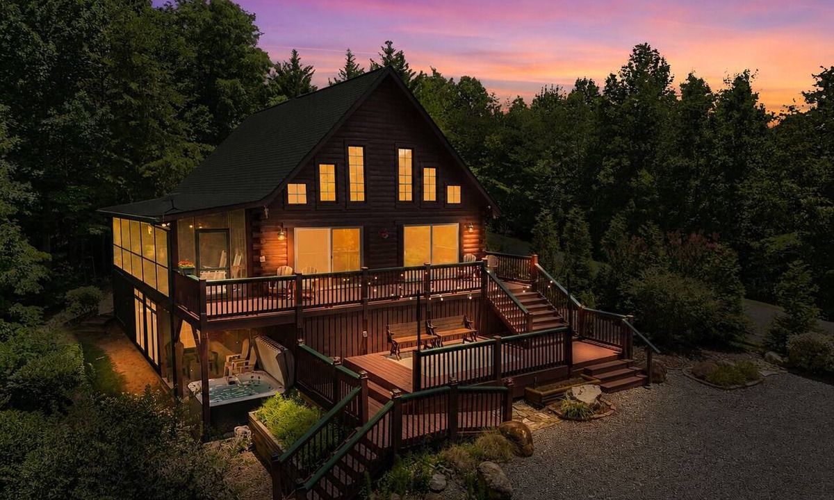 Bostic Cabin | Gorgeous mountain views~Sunsets~Hot Tub~Fire Pit