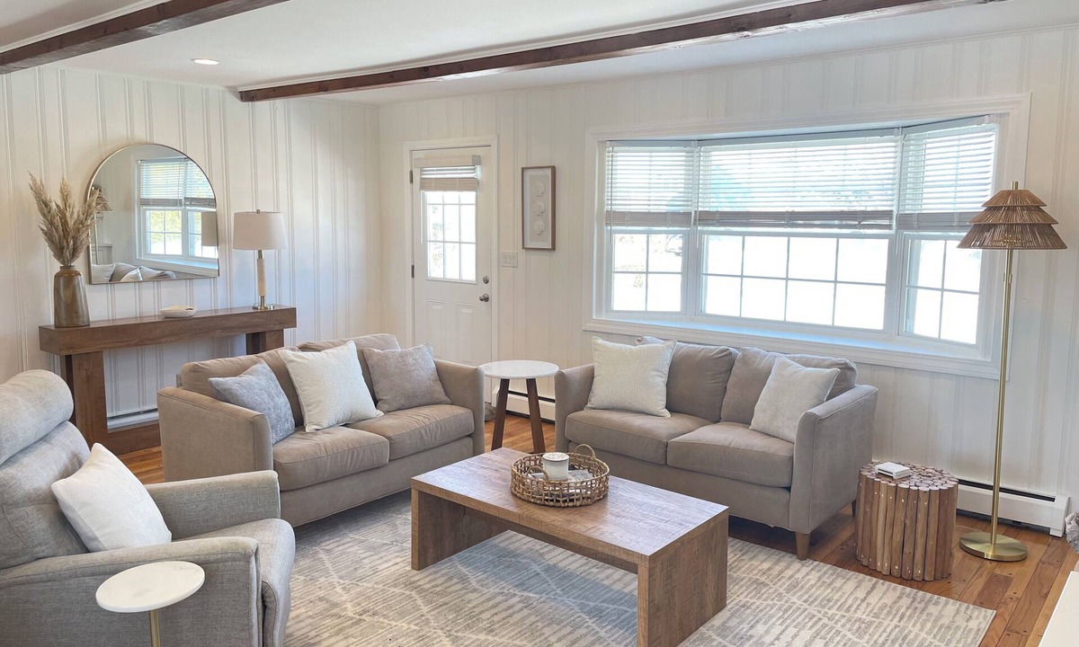 Guilford House | Guilford Oceanfront Walk to Beach,Green,Parks&Train,Pet Friendly,New Sauna