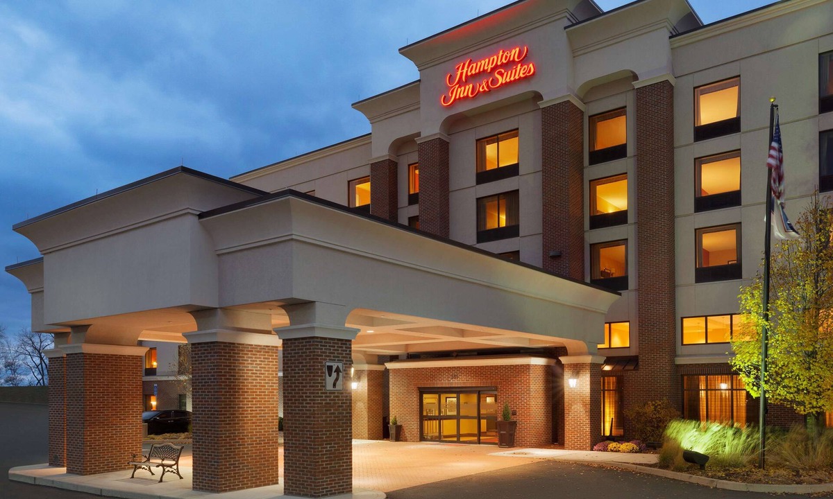 Hartford Hotel | Hampton Inn & Suites Hartford/East Hartford