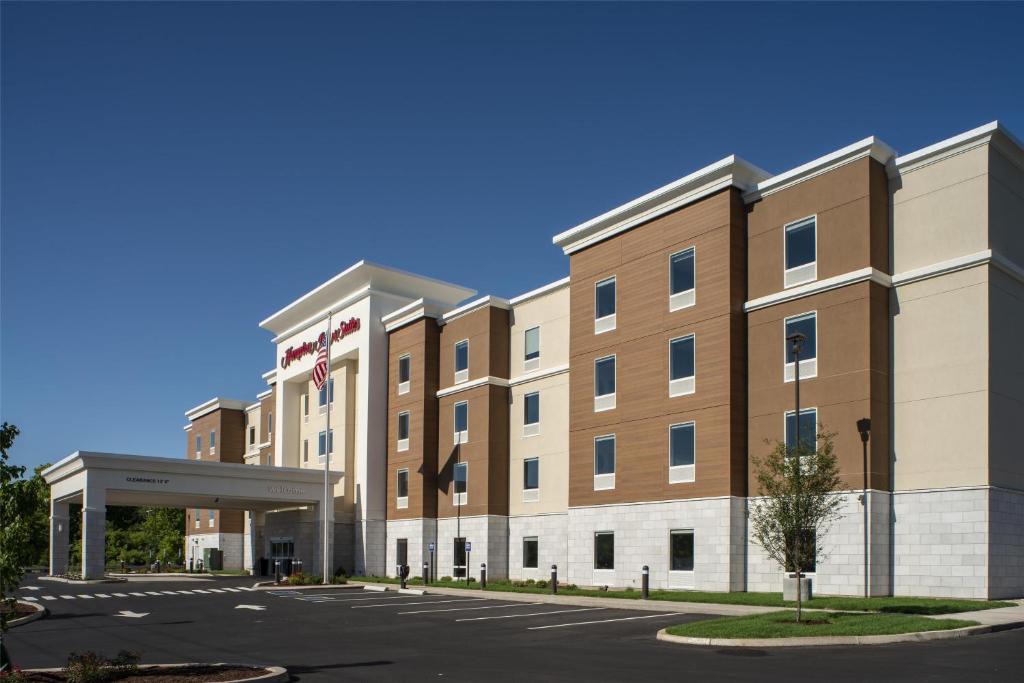 Rocky Hill Hotel | Hampton Inn & Suites Rocky Hill - Hartford South