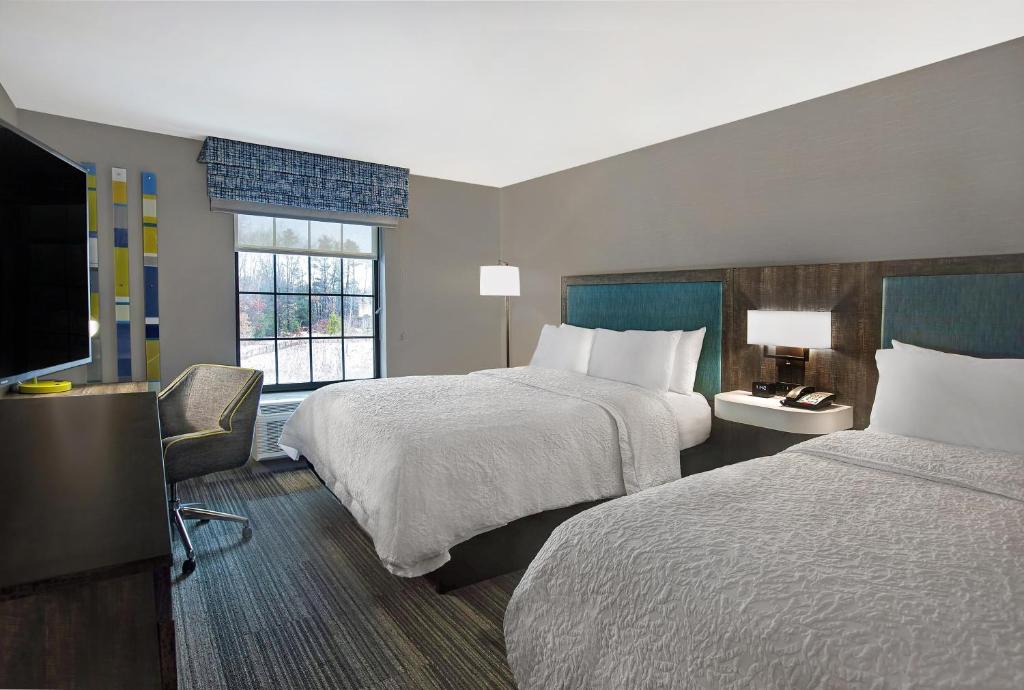Westfield Hotel | Hampton Inn Westfield