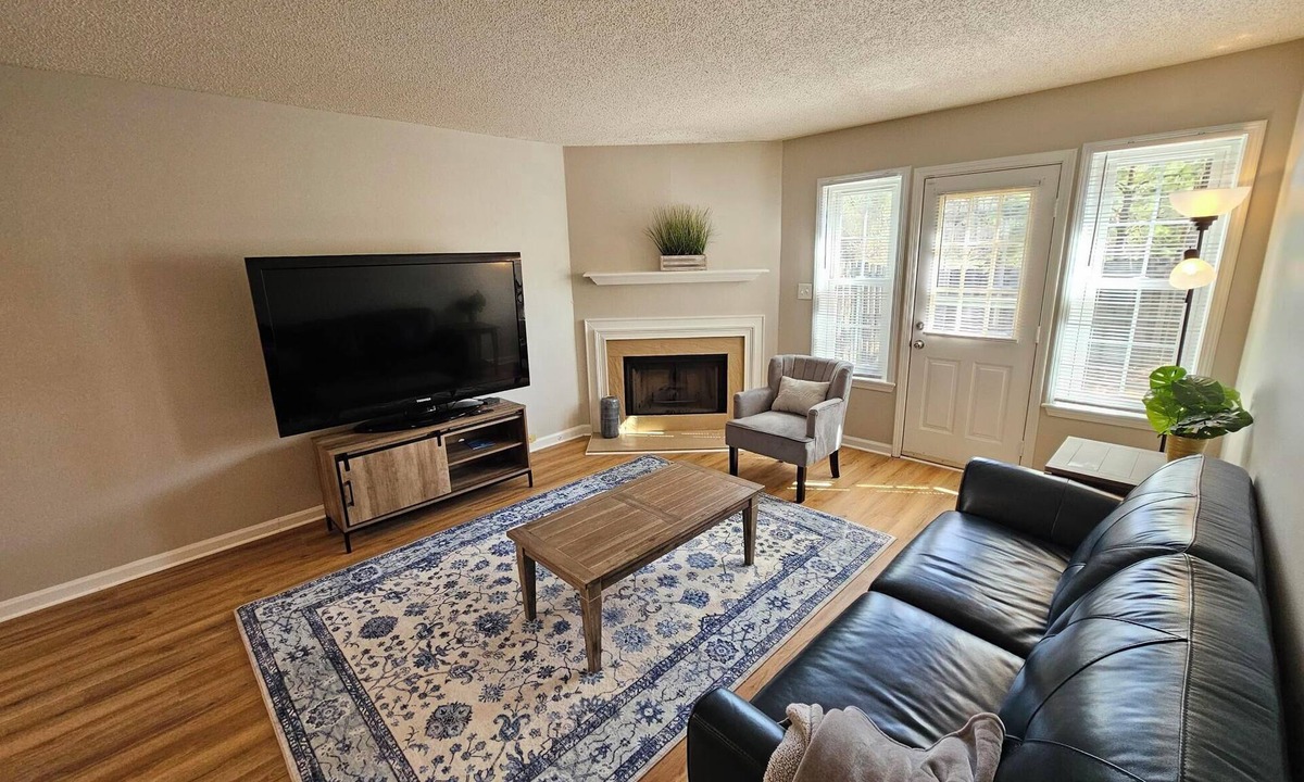 Harbison House | Harbison Hideaway 2/2