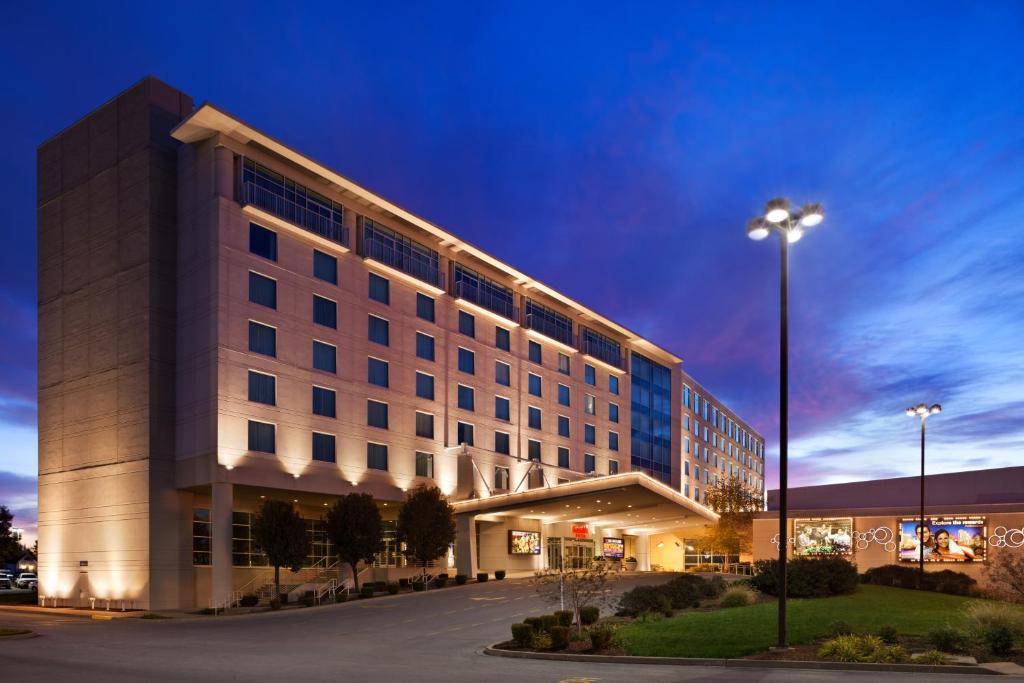 Metropolis Hotel | Harrah's Metropolis Hotel & Casino - A Caesars Rewards Destination