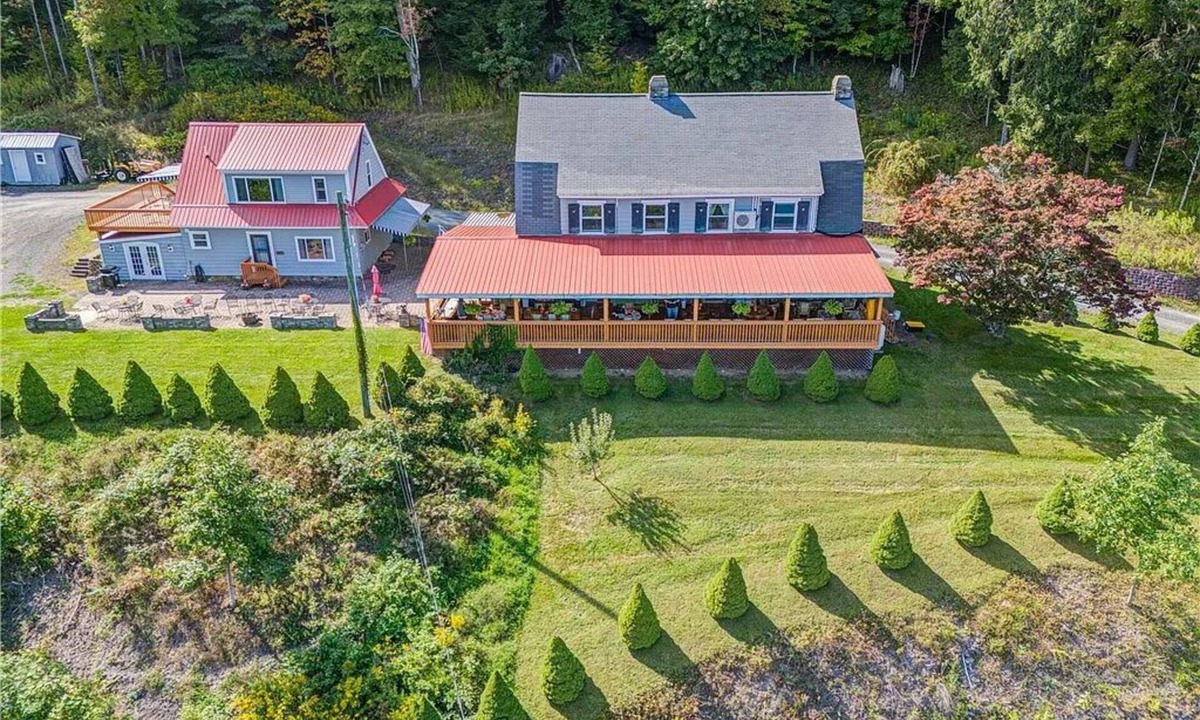Cooperstown House | Hatch's Landing - great option for large groups, multiple unit compound
