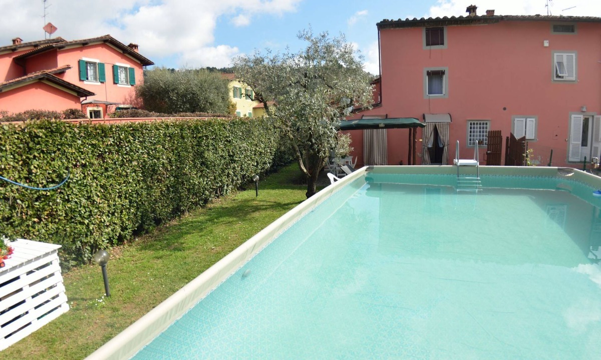 Lucca House | Holiday home between Lucca and the Versilia, WiFi, private pool