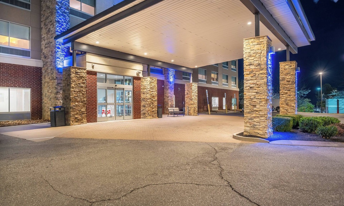 Springfield Hotel | Holiday Inn Express & Suites Nashville North - Springfield by IHG