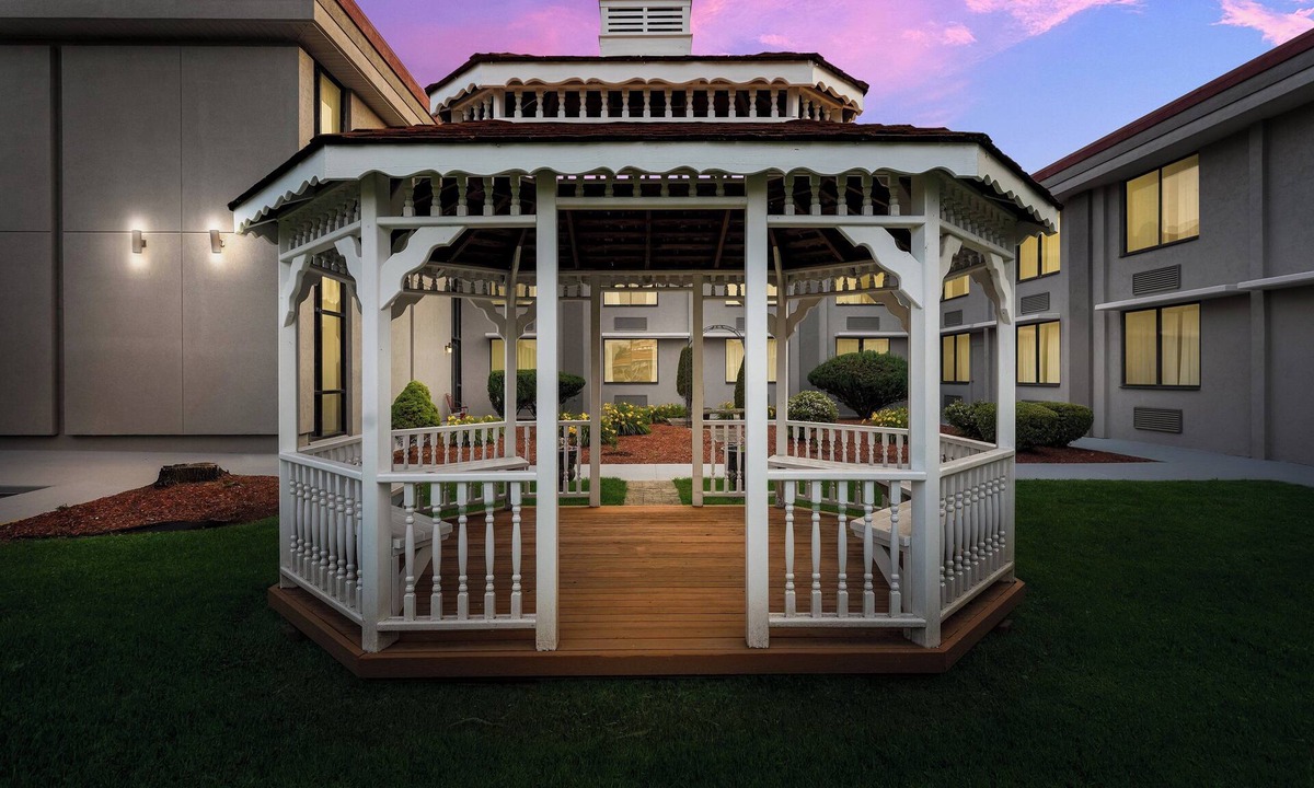 Painted Post Hotel | HomeTowne Studios by Red Roof Painted Post