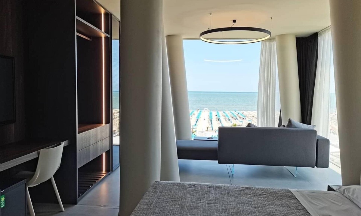 Pinarella Hotel | Hotel Commodore