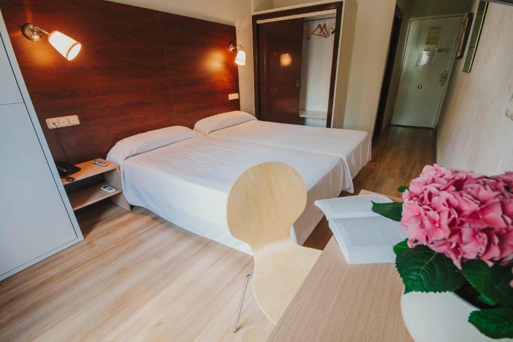 Almeria Hotel | Hotel Embajador