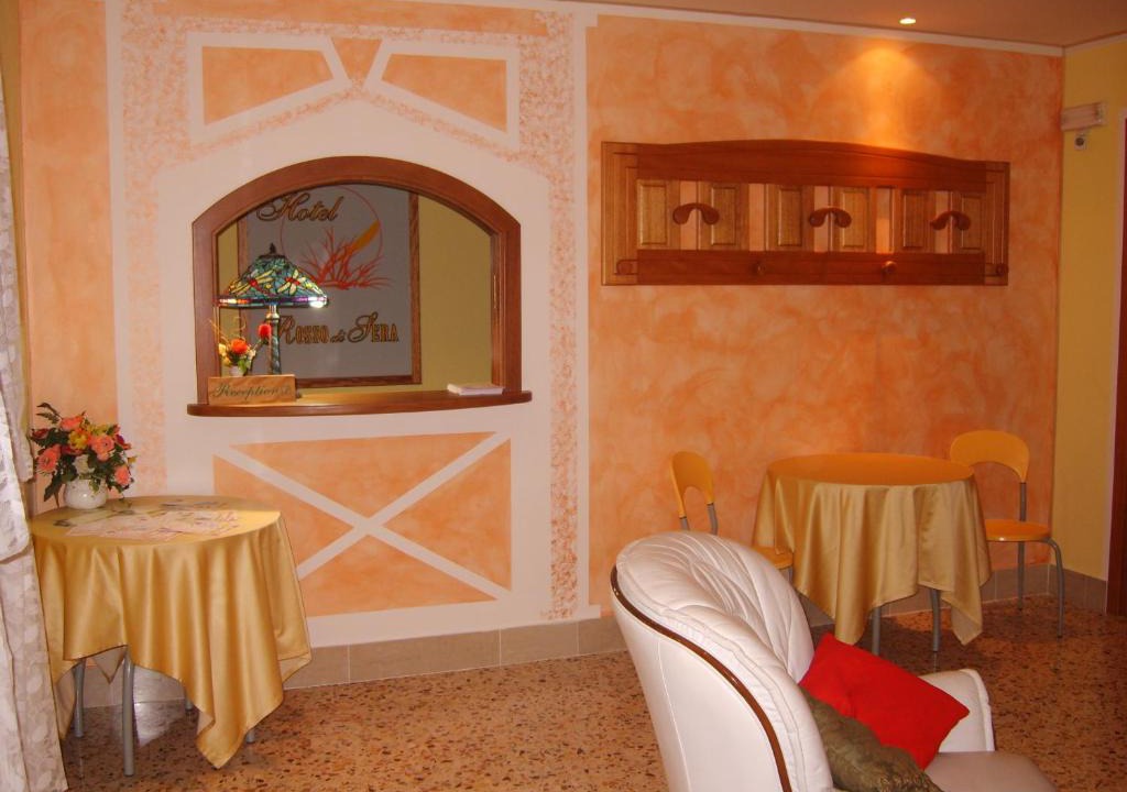 Pietramelara Hotel | Hotel Rosso Di Sera