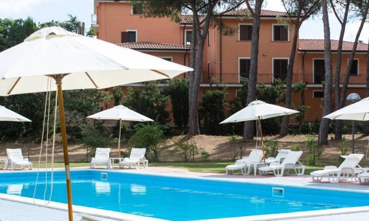 San Terenziano Hotel | Hotel Villa dei Pini