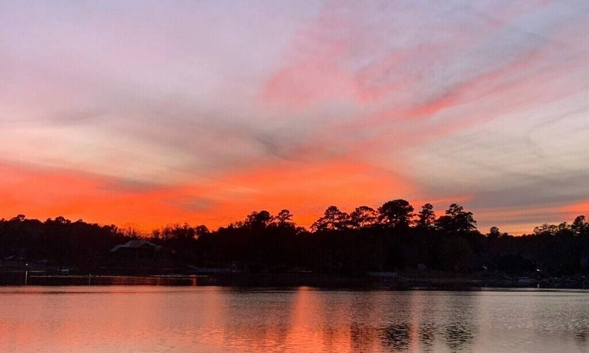 Chapin Cottage | Island Trail's Sunset Cottage on Beautiful Lake Murray - Now with King Size bed!