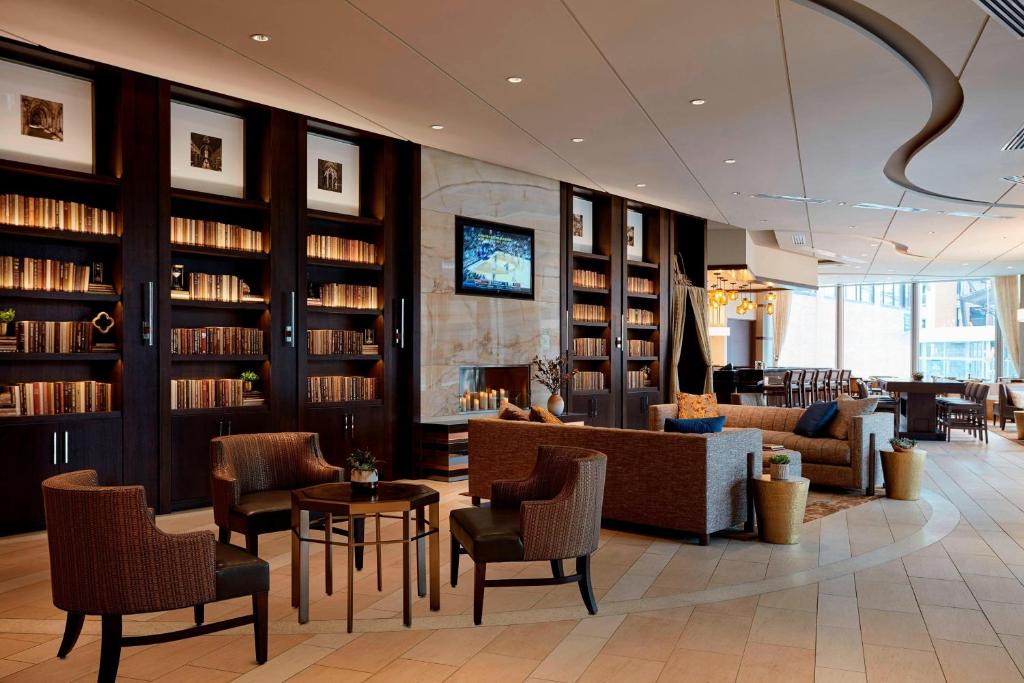 Ithaca Hotel | Ithaca Marriott Downtown on the Commons