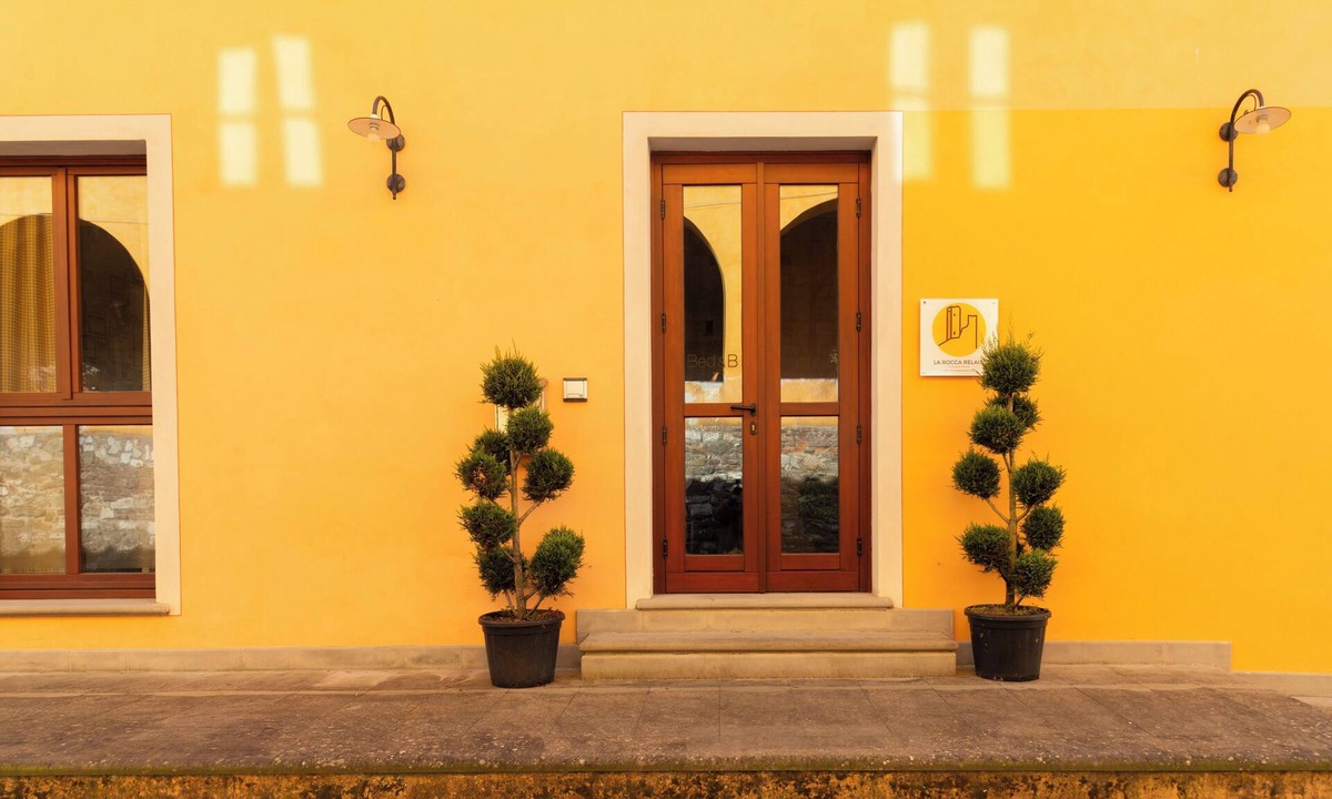 Serravalle Pistoiese Bed & Breakfast | LA ROCCA RELAIS