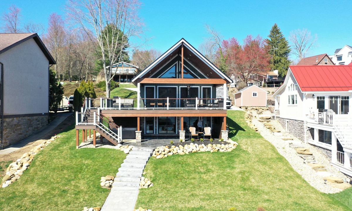Howard House | Lake Front Paradise-Dock, Deck, Hot Tub, Lake & Sunrises-