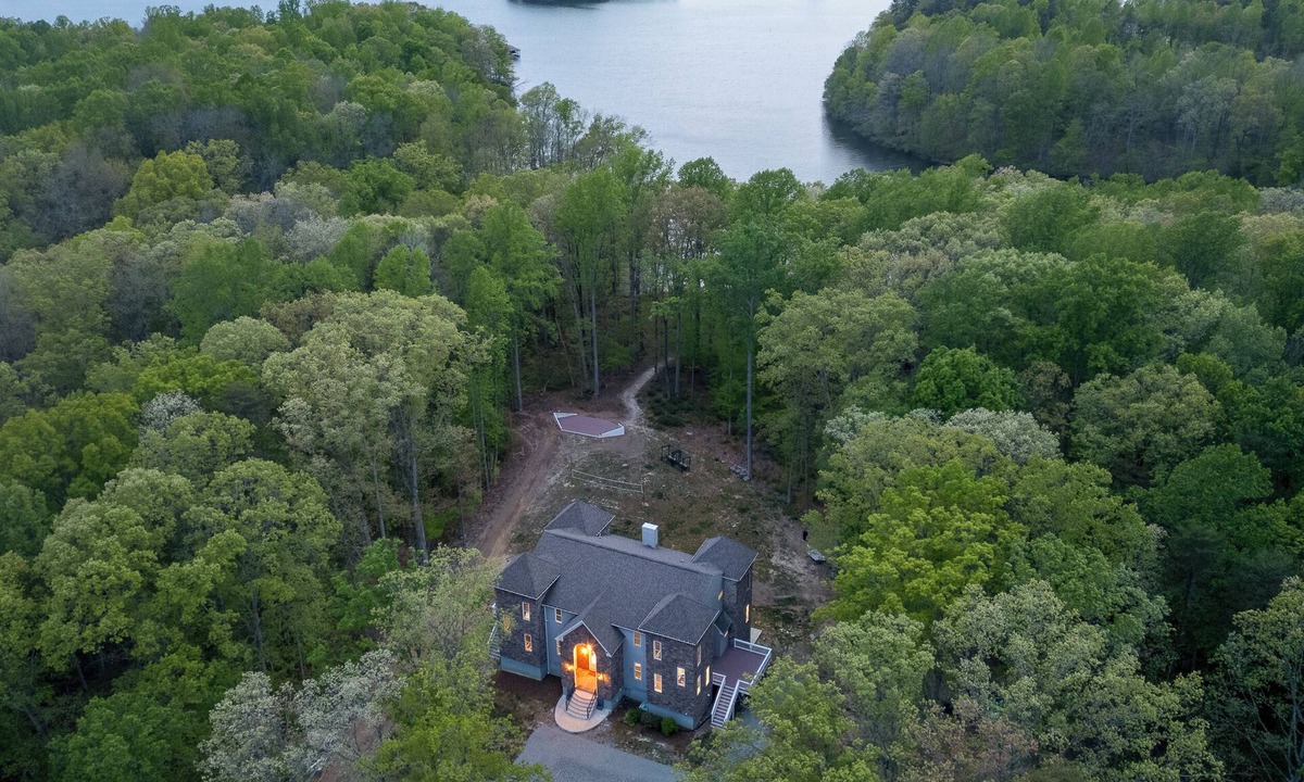 Bumpass House | LAKE VIEW CASTLE RETREAT with LAKE ACCESS from Public Dock