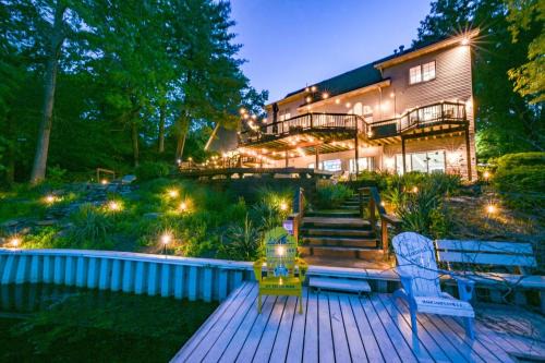 Pimento House | Lakefront Group Stay, Sleeps 19, Indoor Pool, Hot Tub, Arcades