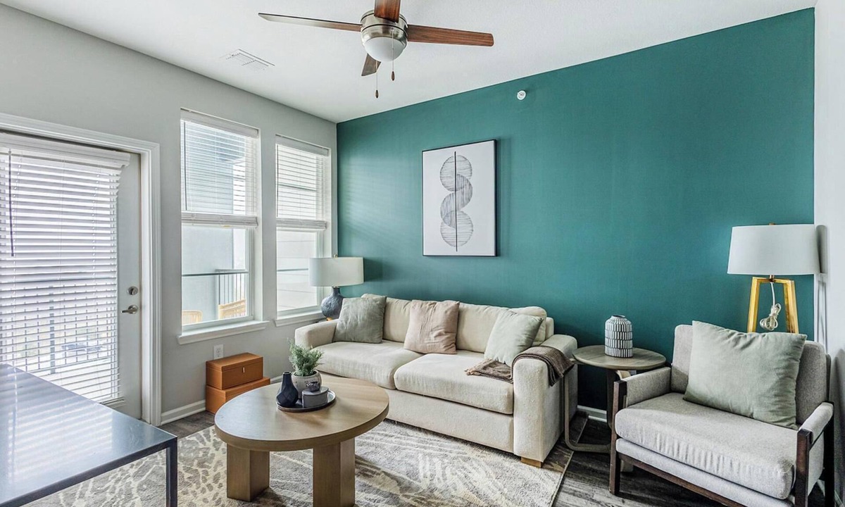 Covington Apartment | Landing | Modern 1BD, Gym, Yoga Studio