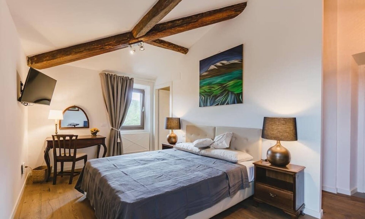 Pontassieve House | Le Fonti - Monteloro, large and bright