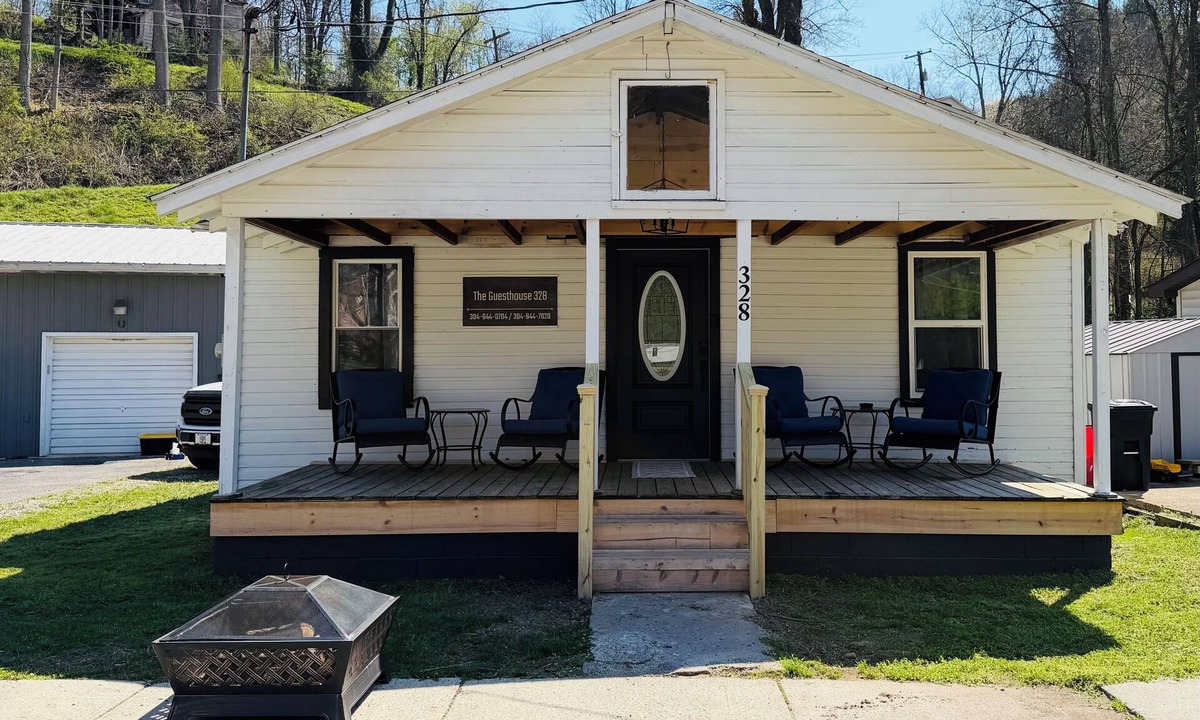 Webster Springs House | Lovely 2-bedroom house river front in Webster Springs
