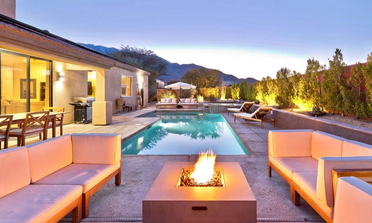 Palm Springs Villa | Luxury 4 bed 3 bath with saltwater pool/spa
