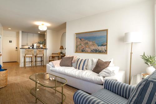 Eastport House | Luxury Rooftop Pool & Dock Steps to Downtown