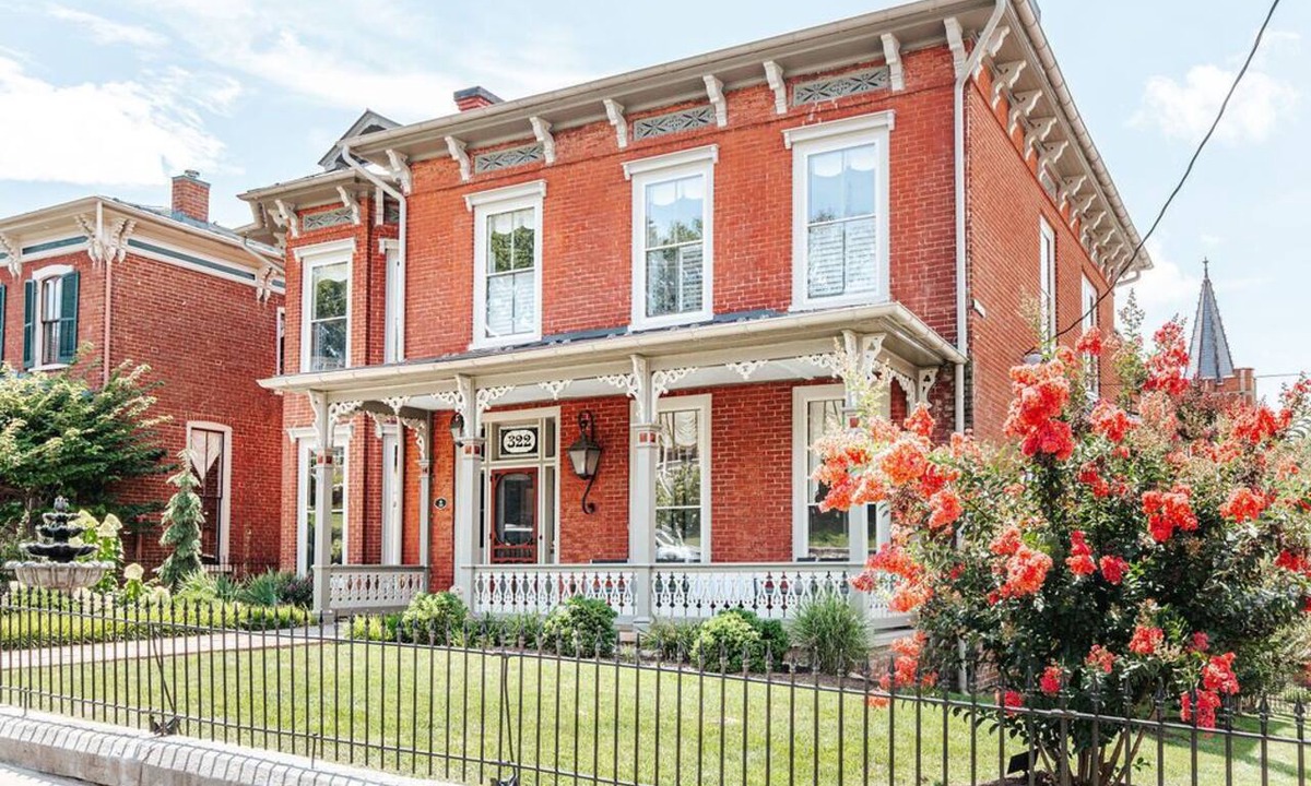 Staunton Apartment | Magnolia Suite