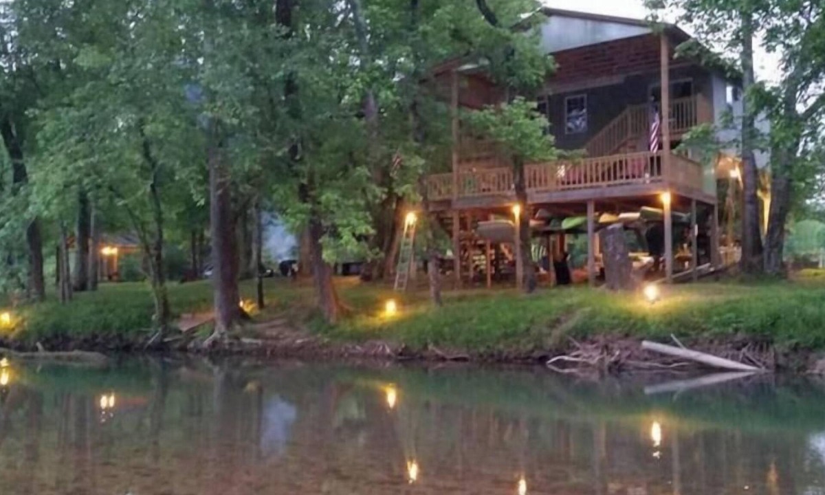 Olivehill Cabin | Mama Bears Cozy Creekside Cabin at Up The Creek