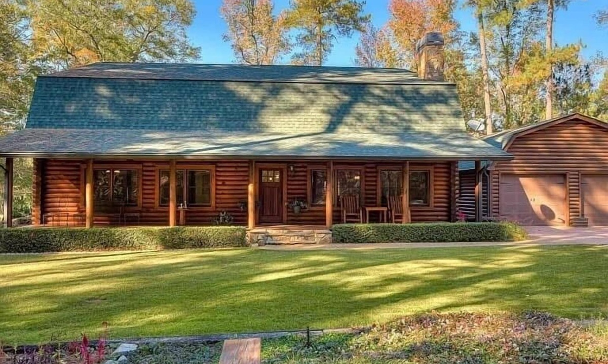 Grovetown Cabin | Masters sleeper home rental! 3-bedroom cabin. Relax and unwind.