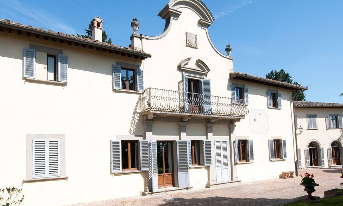 Castelfiorentino Villa | Medieval castle turns into a Pool Villa and hosts Julia Roberts too.