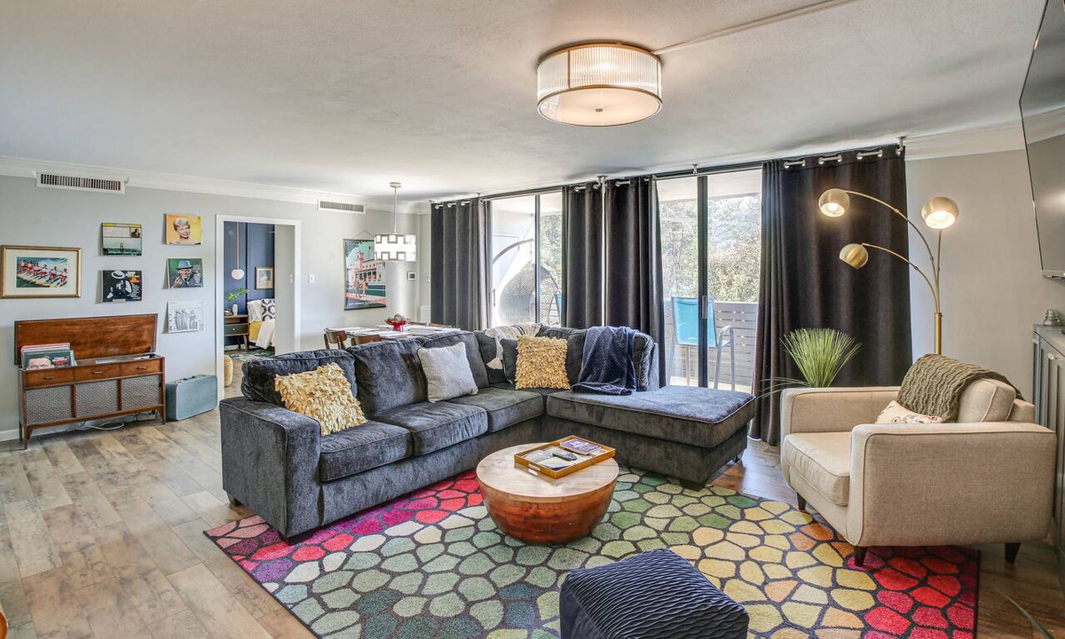 Mid America Condo | Mid-Century Modern Condo on Lake Hamilton!