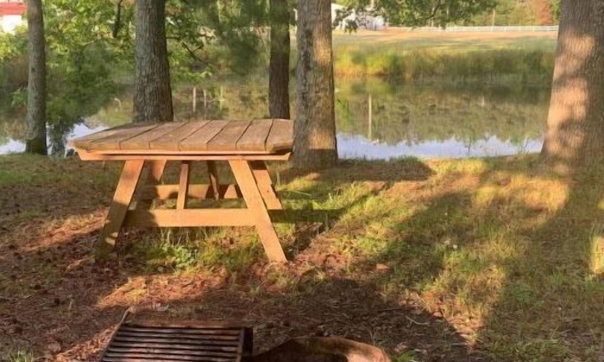 Allen Cabin | Mini Cabin 2 Near Ocean City & Assateague On catch and release fishing lake